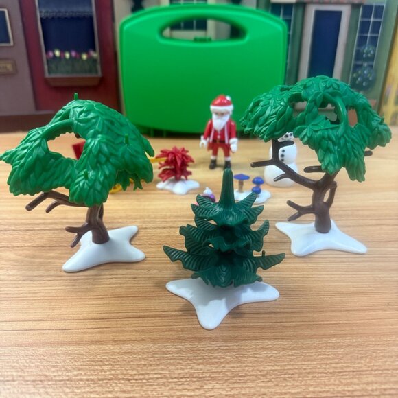 Playmobil Container with Loose Christmas Santa Clause Snowman Trees - Picture 4 of 7